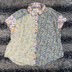 American Eagle Women’s Small Floral Split Button Front Collared Oversized Top